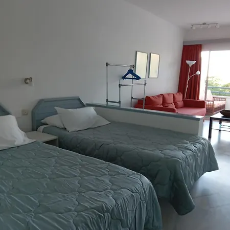 Club Atlantis 160 - Playa De Americas Apartamento *